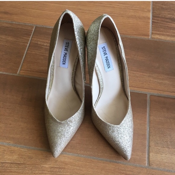 Steve Madden Shoes - Steve Madden Gold Glitter Court Shoe Heels